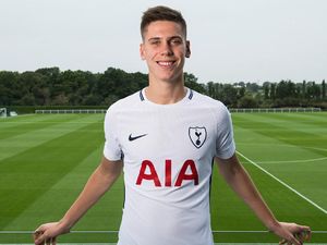 Spurs Rekrut Bek 19 Tahun asal Argentina