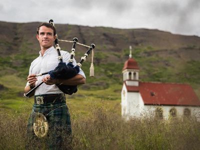 Foto: Cara Unik Cowok Ganteng Skotlandia Keliling Dunia