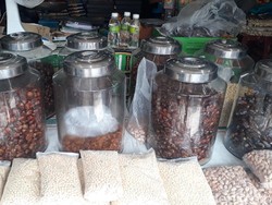 Belanja Oleh-Oleh Haji di Tanah Abang Perlu Siapkan Duit Berapa?