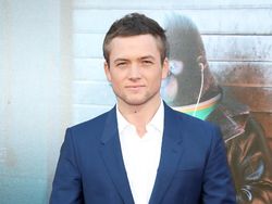 Taron Egerton Bakal Narasikan Buku Memoar Elton John
