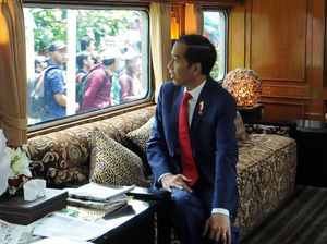 Jokowi Menuju Sukabumi Naik Kereta Api