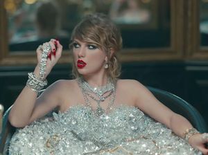 Ramai Pria Mandi Uang, Taylor Swift Pernah Mandi Berlian Ramai Pria Mandi Uang, Taylor Swift Pernah Mandi Berlian