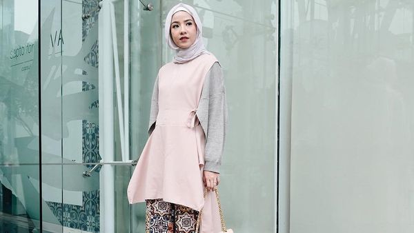 Foto: 10 Gaya Hijab Selebriti yang Bisa Ditiru untuk Salat Ied Besok