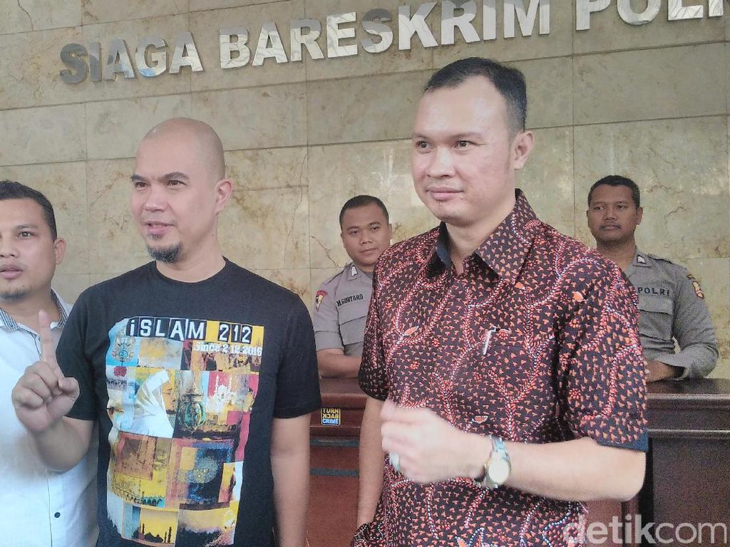 Akankah Ahmad Dhani Polisikan Akun Gosip yang Sebarkan Hoax? Akankah Ahmad Dhani Polisikan Akun Gosip yang Sebarkan Hoax?