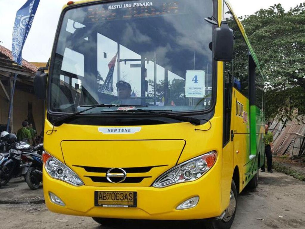 15 Bus Hino Resmi Jadi Trans Jogja