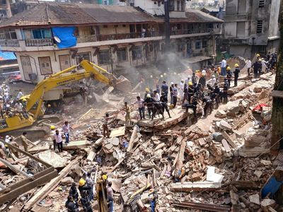 Gedung Ambruk di India Tewaskan 9 Orang