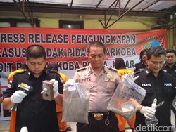 Polda Jabar Bongkar Pabrik Pembuatan Pil Ekstasi