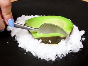 Kreatif! Dessert Alpukat Ini Tampilannya Persis Alpukat Asli