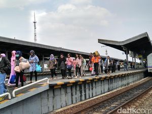 Libur Idul Adha, Penumpang Melonjak di Stasiun Cirebon