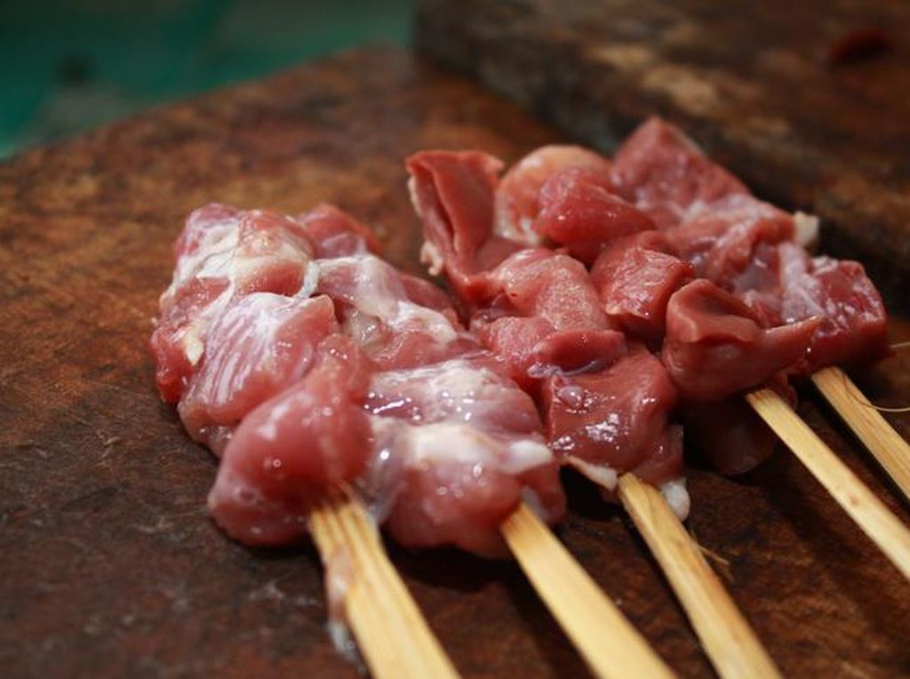Empuknya Sate Kambing dan Nasi Kabsah di Sate Tegal Abu Salim! Empuknya Sate Kambing dan Nasi Kabsah di Sate Tegal Abu Salim!