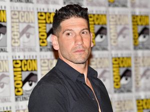 Jon Bernthal Bergabung dengan Ryan Gosling di Film Biopik Neil Armstrong