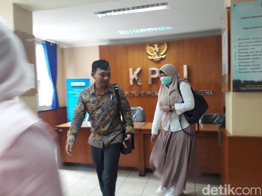Keluarga Korban Pertanyakan Kasus Kekerasan di TK Mexindo ke KPAI Keluarga Korban Pertanyakan Kasus Kekerasan di TK Mexindo ke KPAI