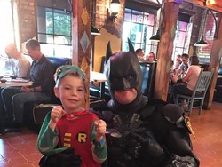 Cerita Tentang Pak Polisi yang Gemar Berubah Jadi Superhero