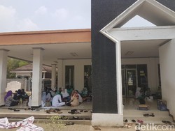 Tuntut Pembayaran Hak, Ratusan Pegawai Honorer RSUD Banten Mogok