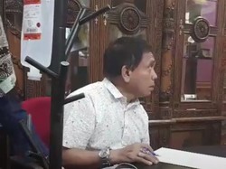 Gubernur Aceh Irwandi Kerja dengan Tangan Terinfus, Lagi Sakit?