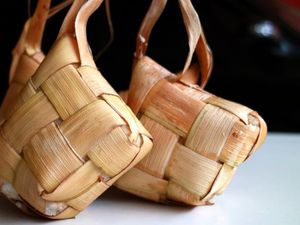 Kalau Mau, Bikin Ketupat Sendiri Juga Bisa 30 Menit Matang, Ini Caranya! Kalau Mau, Bikin Ketupat Sendiri Juga Bisa 30 Menit Matang, Ini Caranya!