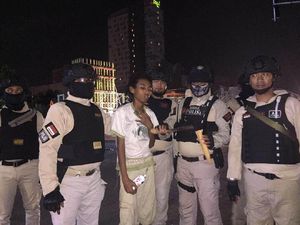 Coreti Tembok, Remaja Bawa Golok Ditangkap di Kelapa Gading