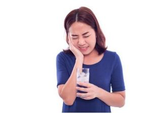 Gigi Anda Sering Terasa Ngilu? Cari Tahu Solusinya di Sini