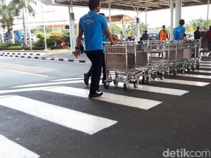 Airport Helper Harus Rajin, Jangan No Tipping No Helping