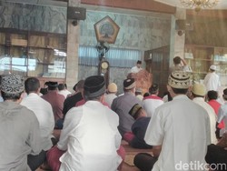Novanto, Akbar, dan Agung Laksono Salat Idul Adha di Golkar