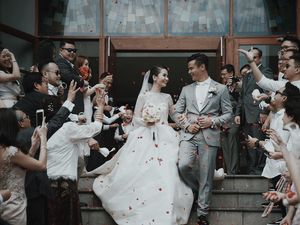 Foto: 7 Inspirasi Pernikahan Romantis Dion Wiyoko dan Fiona