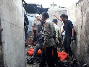 Kebakaran di Cilincing, 1 Orang Tewas dan 169 Mengungsi Kebakaran di Cilincing, 1 Orang Tewas dan 169 Mengungsi