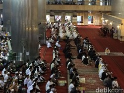 Djarot Salat Idul Adha di Istiqlal, Lalu ke Balai Kota