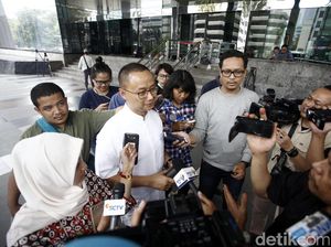 Sekjen PAN Jenguk Bunda Sitha di KPK