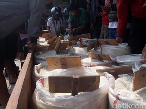 Curhat Pedagang Cipinang, Beras Medium Masih Langka Curhat Pedagang Cipinang, Beras Medium Masih Langka