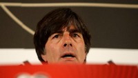 Pelatih asal Jerman, Joachim Loew, dikabarkan menjadi salah satu yang sudah dihubungi Real Madrid. Tapi, dia bilang tak tertarik menangani El Real. (Foto: David W Cerny/Reuters)