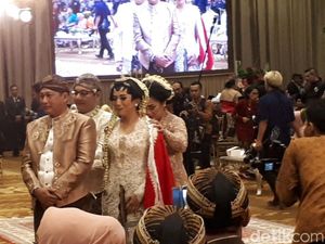 Momen Putra BG dan Putri Buwas Jalani Panggih Adat Solo Momen Putra BG dan Putri Buwas Jalani Panggih Adat Solo