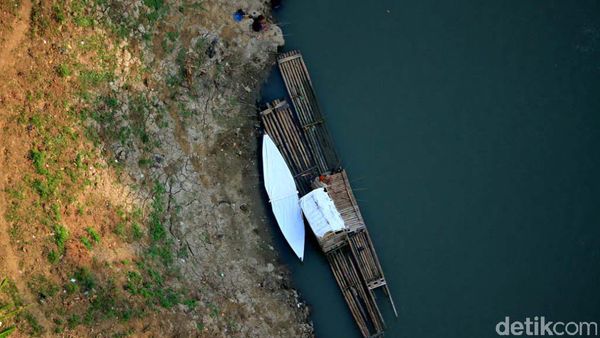 Kemarau, Sungai Citarum Mengering