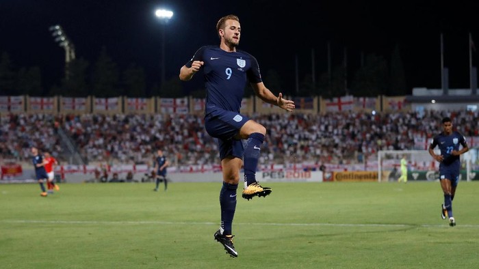 Kane Mengukur Diri dengan Ronaldo dan Messi