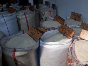 Ini Alasan Pedagang Masih Jual Beras Medium di Atas Rp 9.450/Kg Ini Alasan Pedagang Masih Jual Beras Medium di Atas Rp 9.450/Kg