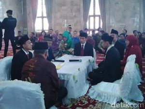 Jokowi Jadi Saksi Nikah: Dari Warga Miskin hingga Anak Jenderal Jokowi Jadi Saksi Nikah: Dari Warga Miskin hingga Anak Jenderal