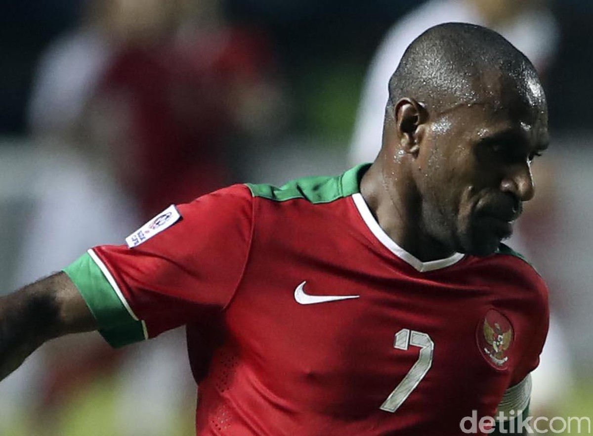 Boaz Solossa Resmi Gabung Borneo FC (Foto: Rachman Haryanto/detikSport)