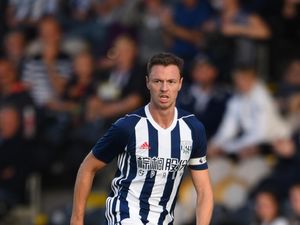 Jonny Evans Berlabuh di Leicester City