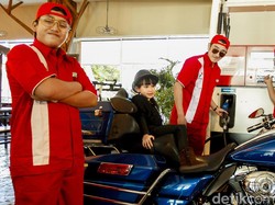 Bosan Foto Pemandangan Alam, Ini Cara Kreatif Trio Selebritis Narsis