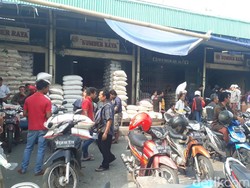 Musim Hujan dan Jelang Akhir 2018, Begini Pasokan Beras di Cipinang