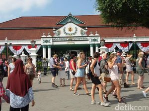 Keraton Yogyakarta Gelar Upacara Grebeg Besar Hari Ini