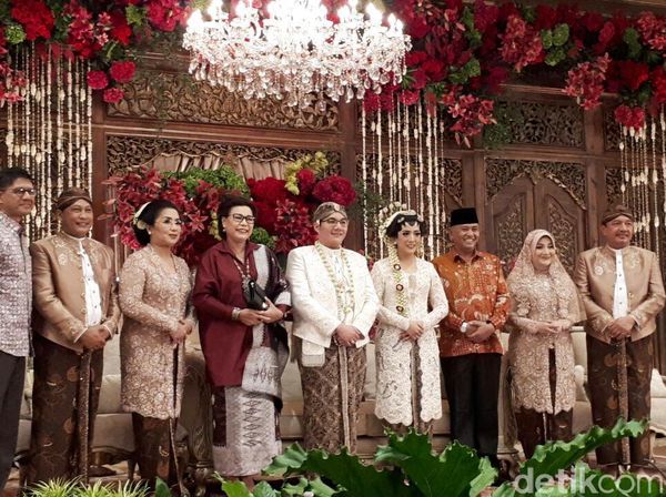 Foto: Cipika-cipiki, Melihat Akrabnya Jenderal BG dan Ketua KPK