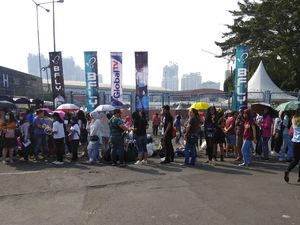 Antre dari Pagi, Fans Siap Bertemu Idola KPOP di Music Bank in Jakarta! Antre dari Pagi, Fans Siap Bertemu Idola KPOP di Music Bank in Jakarta!
