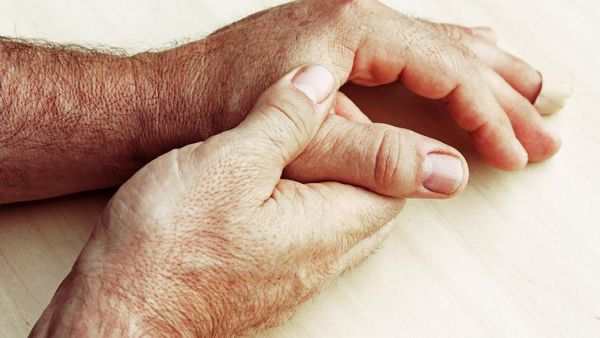 7 Cara Meredakan Rasa Sakit Saat Asam Urat Menyerang