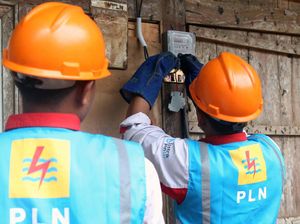 Rumah Warga Sekitar PLTU Suralaya Dapat Sambungan Listrik Gratis Rumah Warga Sekitar PLTU Suralaya Dapat Sambungan Listrik Gratis