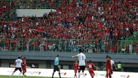 Mereka datang untuk memberikan dukungan pada skuat merah putih yang bertanding melawan Fiji.