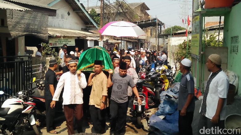 Suporter yang Tewas karena Petasan Setia Dukung Timnas, Idolakan Irfan Bachdim Suporter yang Tewas karena Petasan Setia Dukung Timnas, Idolakan Irfan Bachdim