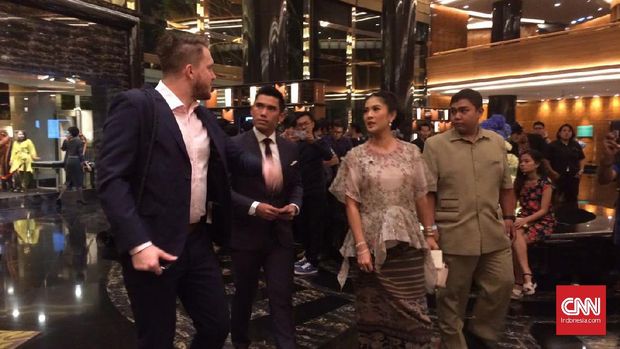 7 Momen Penting Raisa-Hamish di Hari Pernikahannya