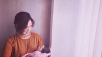 Foto-foto Ini Tunjukkan Raisa - Hamish Sosok Keibuan dan Kebapakan