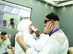 Mengharukan, Kakak Beradik Bertemu Saat Haji Usai Terpisah 15 Tahun