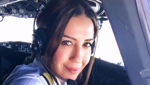 Foto: Senyum Manis Pilot Wanita Belanda